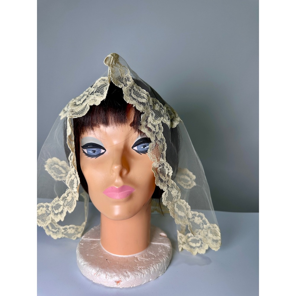 Vintage 1960s Spanish Mantilla Head Veil Scalloped Lace Scarf NOS Deadstock